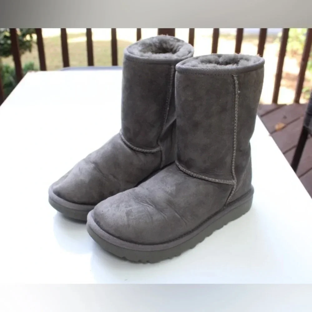 NWOT UGG classic tall boots
